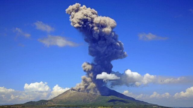 バヌアツの法則、8月20日の富士山噴火